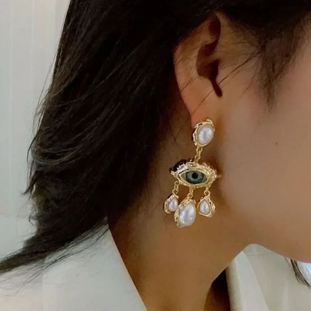 Eye pearl Drop Earrings Q181